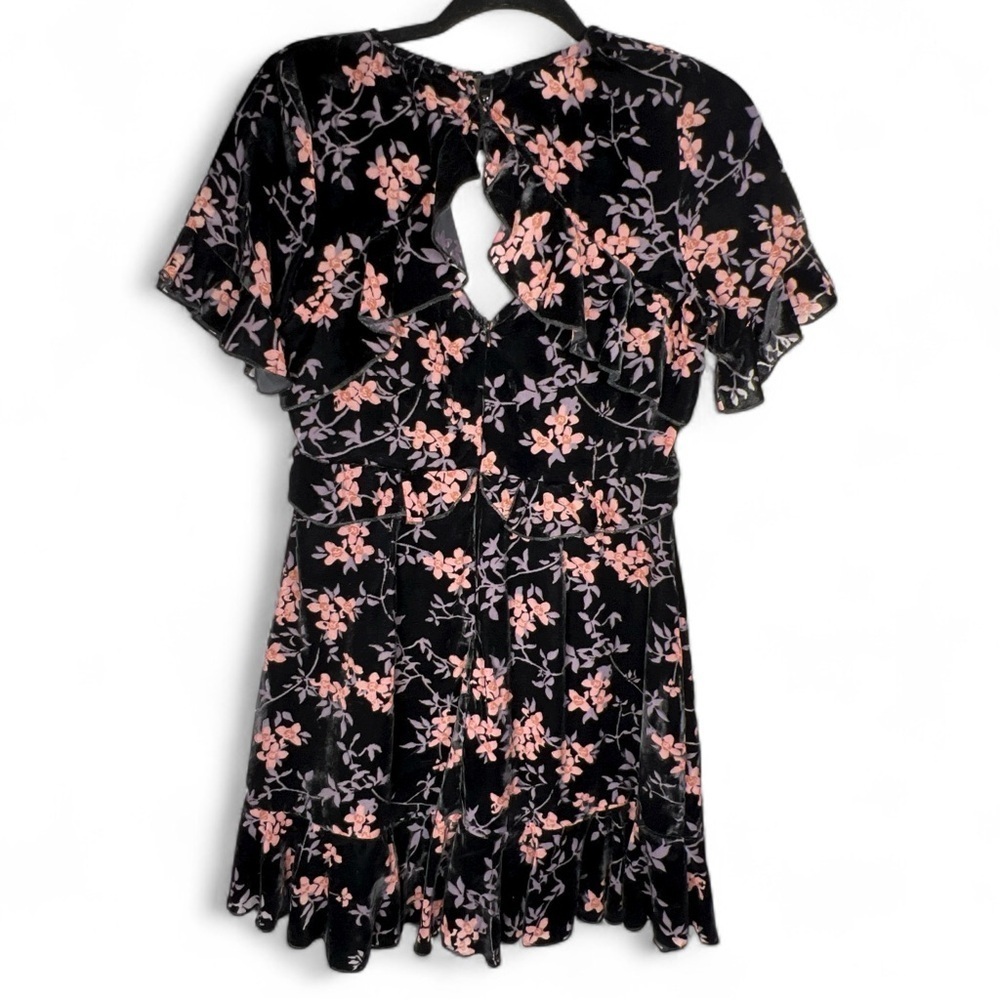 VICI floral velvet burnout dress size medium never worn ruffle detail - Picture 4 of 8